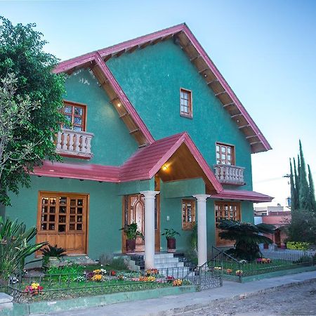 Bed and Breakfast Tu Casa En El Parque Альенде Экстерьер фото